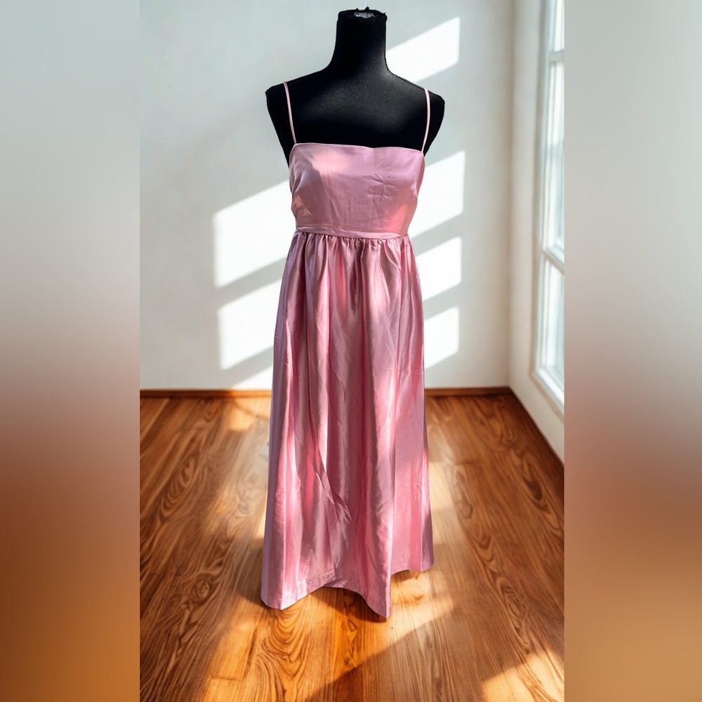 Elegant Pink Satin Dress - Picture 2 of 10